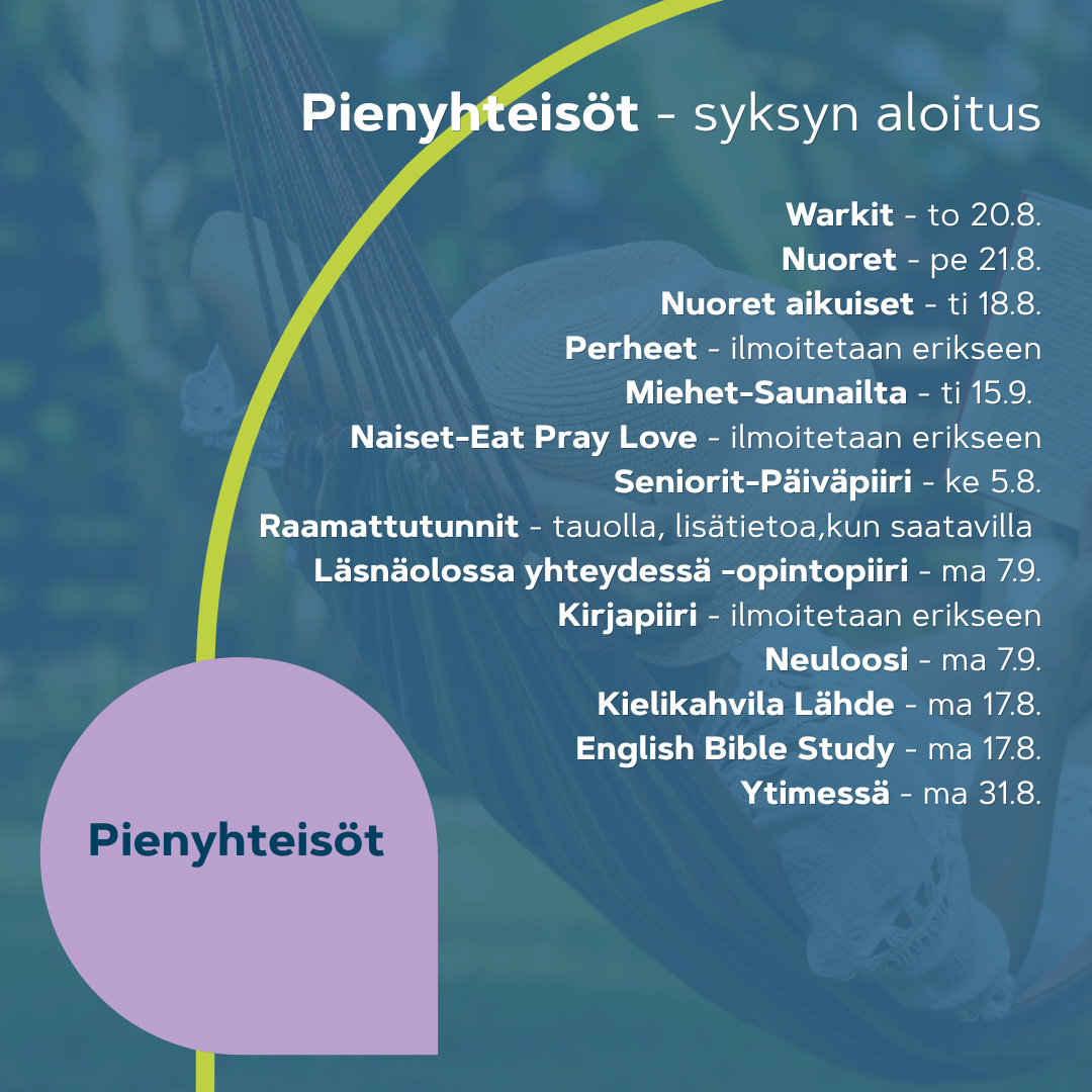 Nainen riippukeinussa lukee kirjaa. rento kesäinen tunnelma.